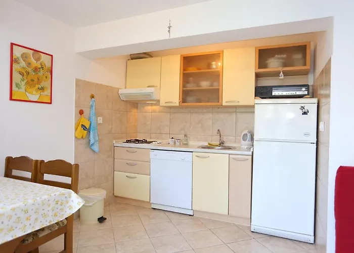 Apartment With Parking Space Supetar, Brac - 16653